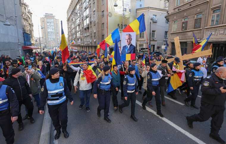 Массовые протесты в Бухаресте против отмены победы Джорджеску на выборах