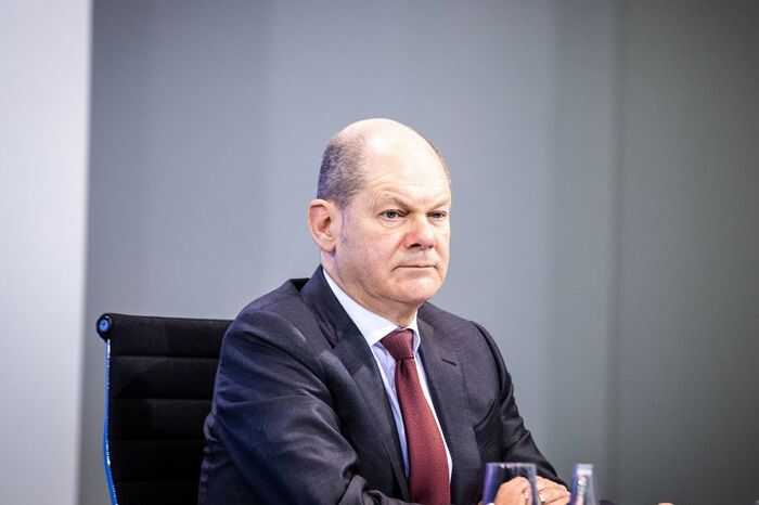 Шольц покидает пост канцлера на фоне рекордно низкой поддержки населения