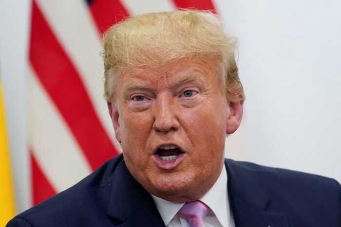 The New York Times выражает сомнения в том, что Трамп введет 100-процентные пошлины в отношении торговых партнёров России