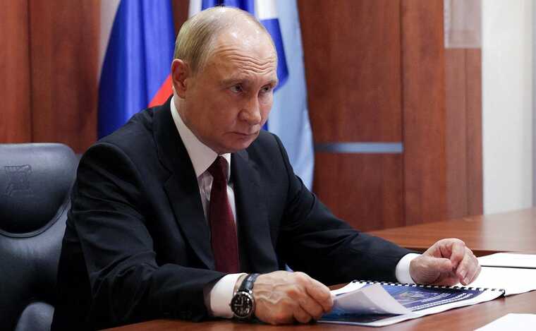 Алина Кабаева и дочери Путина имеют миллиарды рублей в российских банках