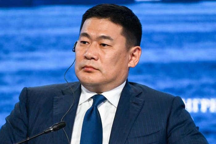 Премьер Монголии Лувсаннамсрайн Оюун-Эрдэнэ ушёл в отставку на фоне массовых протестов и скандалов